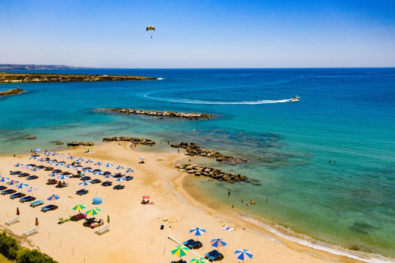 Corallia Beach Hotel Apartments Coral Bay Extérieur photo