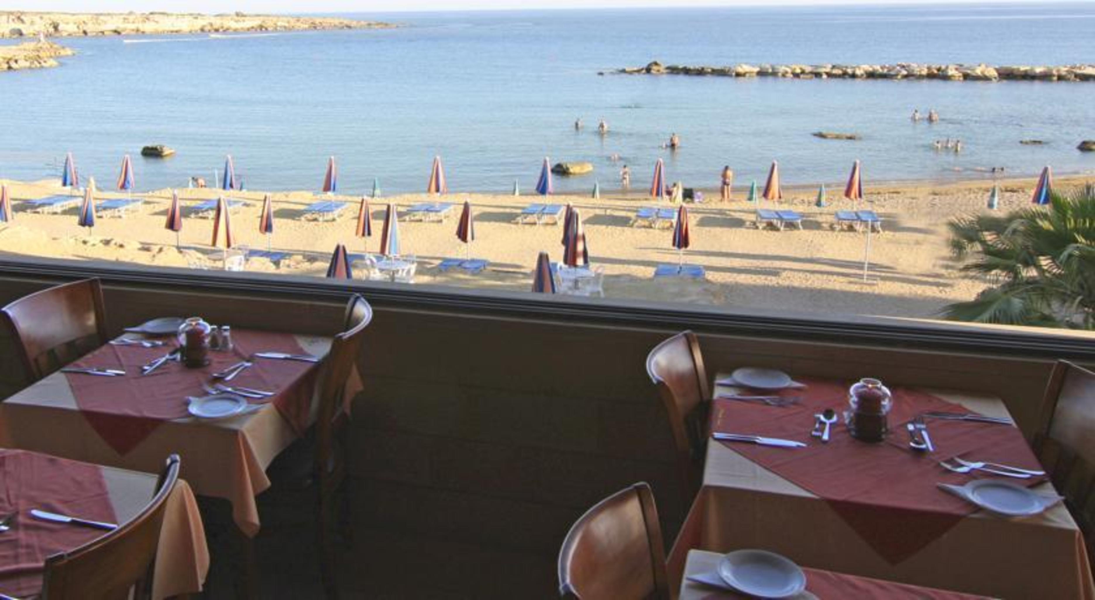Corallia Beach Hotel Apartments Coral Bay Extérieur photo