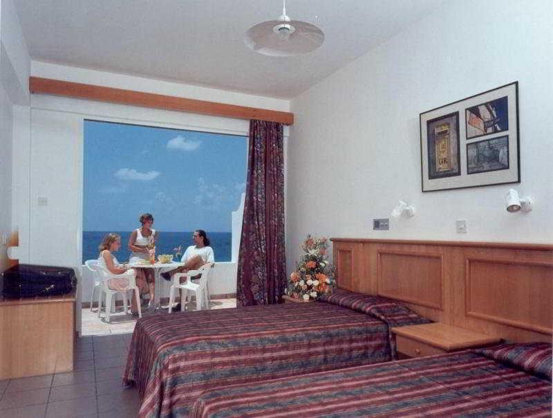 Corallia Beach Hotel Apartments Coral Bay Chambre photo