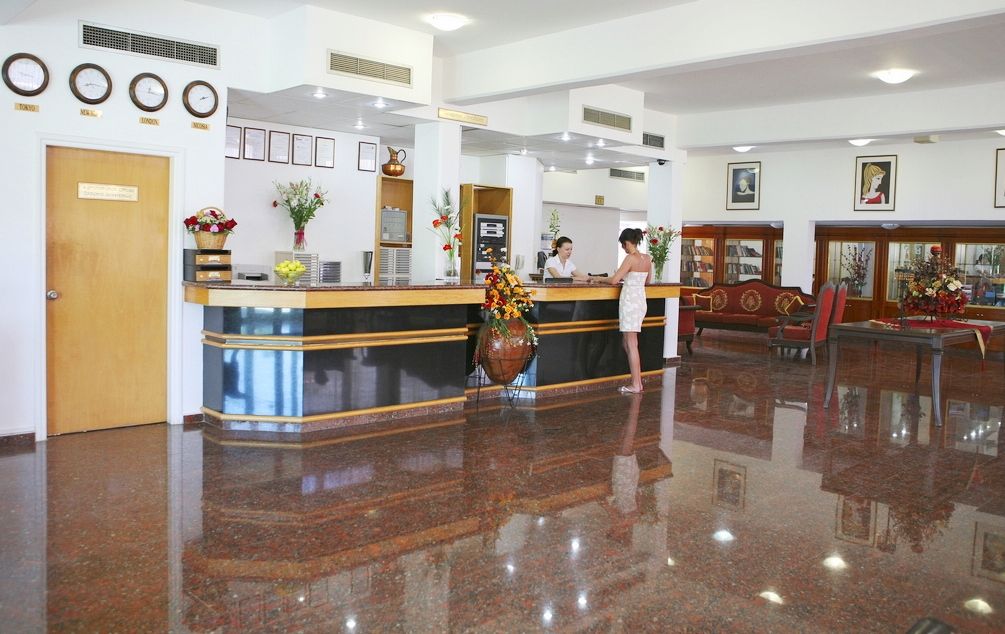 Corallia Beach Hotel Apartments Coral Bay Extérieur photo