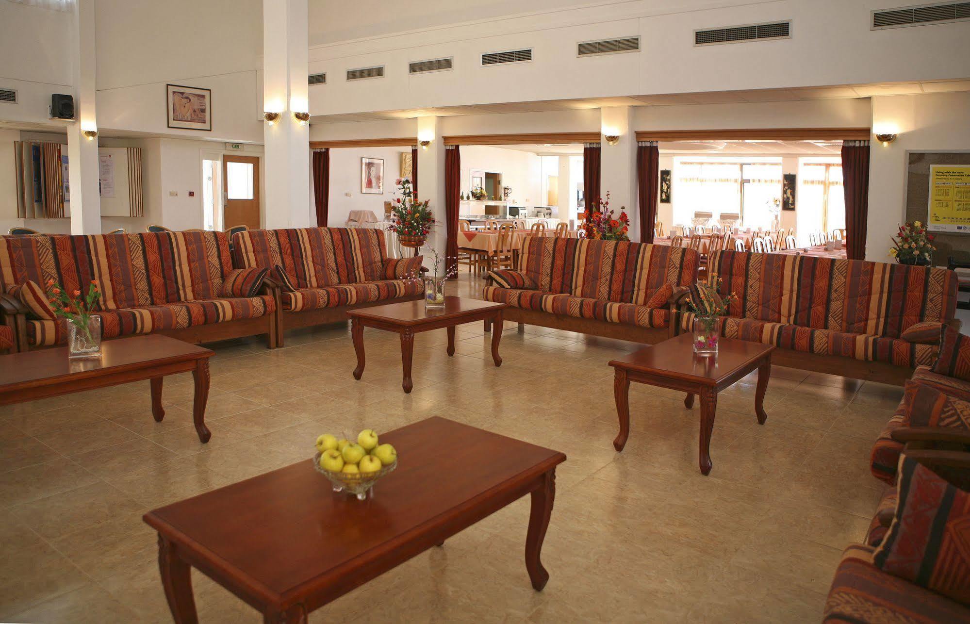 Corallia Beach Hotel Apartments Coral Bay Extérieur photo